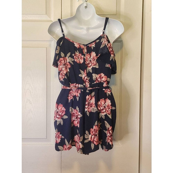 Charlotte Russe Floral Romper - Picture 5 of 5